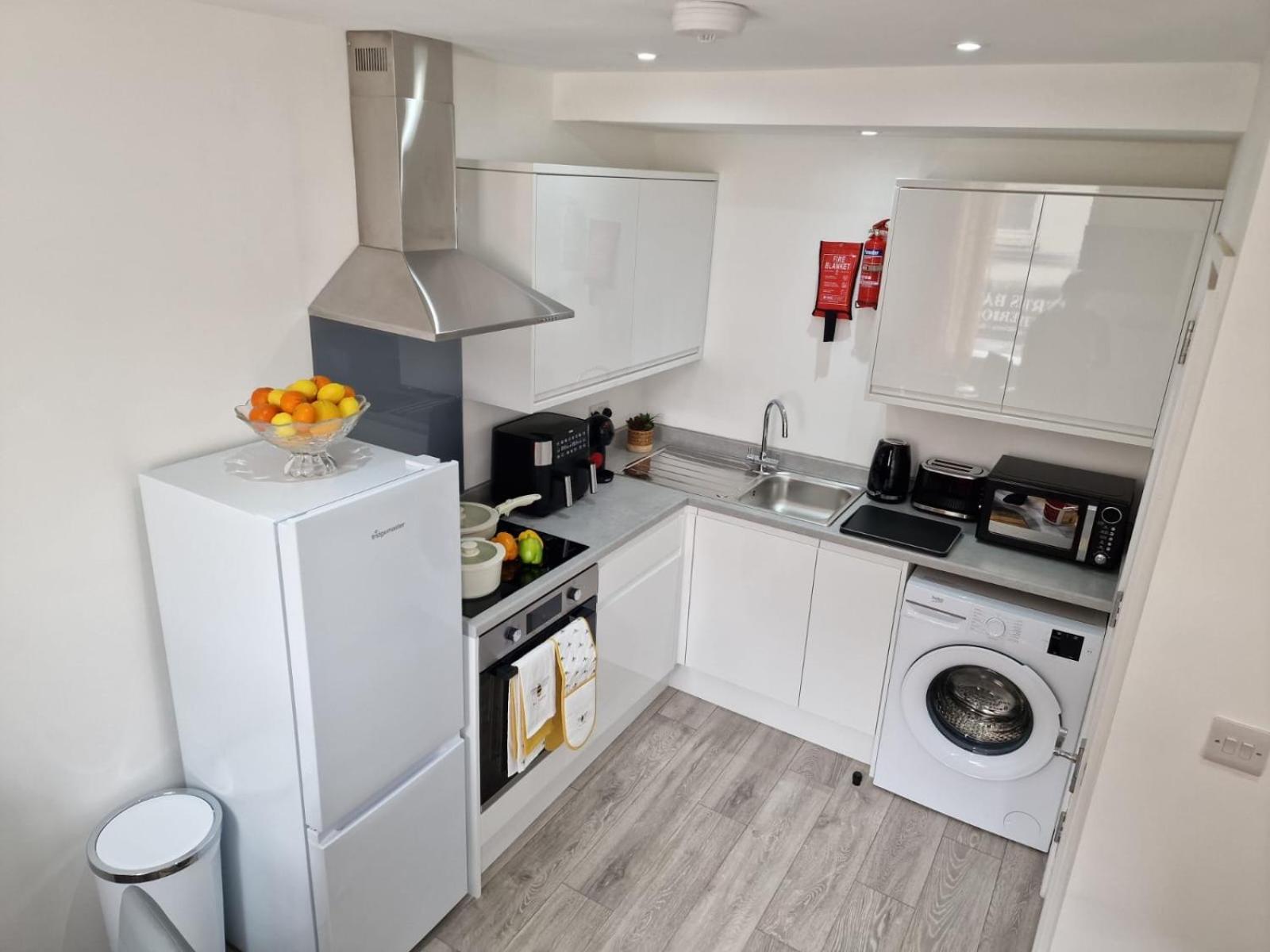 12 B Market Street Watford  Dış mekan fotoğraf