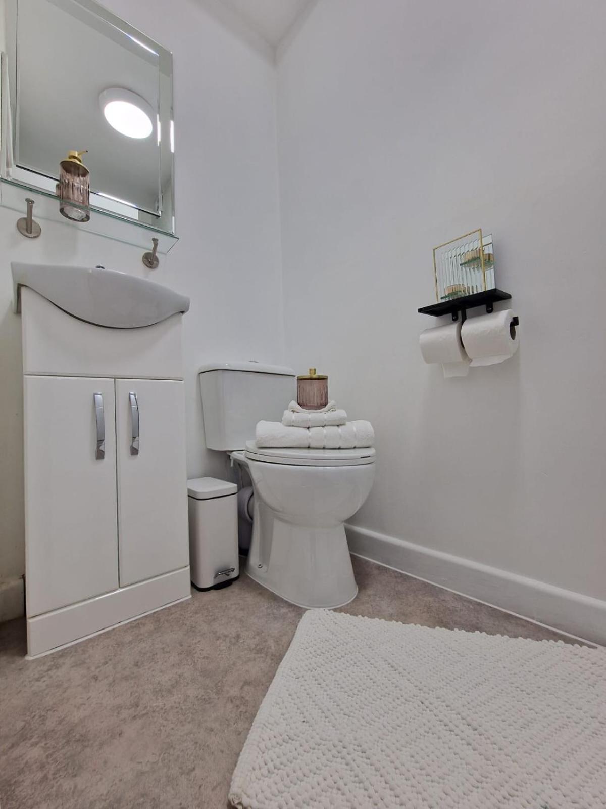12 B Market Street Watford  Dış mekan fotoğraf